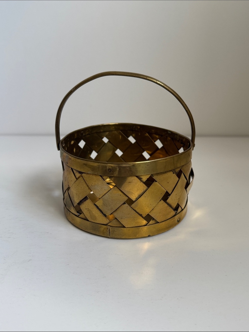 Vintage‎ Handmade Brass Woven Basket Made in India Boho Decor with Handle